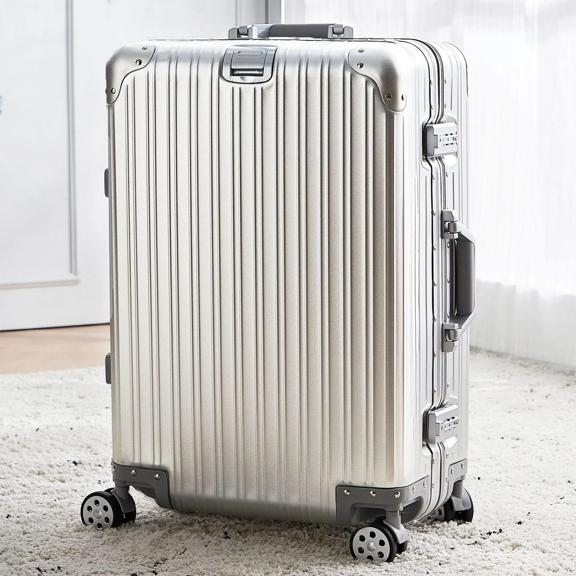 Aluminum Magnesium Luggage Password Trolley Case (Multiple Colors)