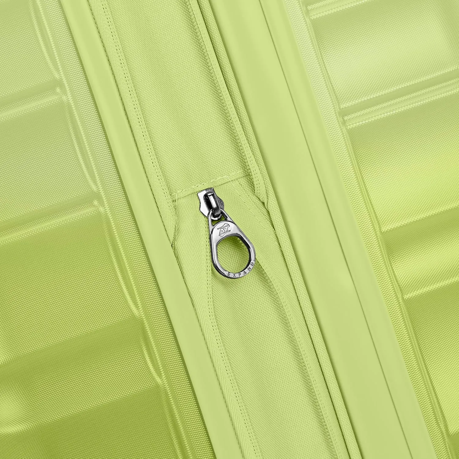American Tourister Cascade 24-inch Spinner, Frozen Matcha