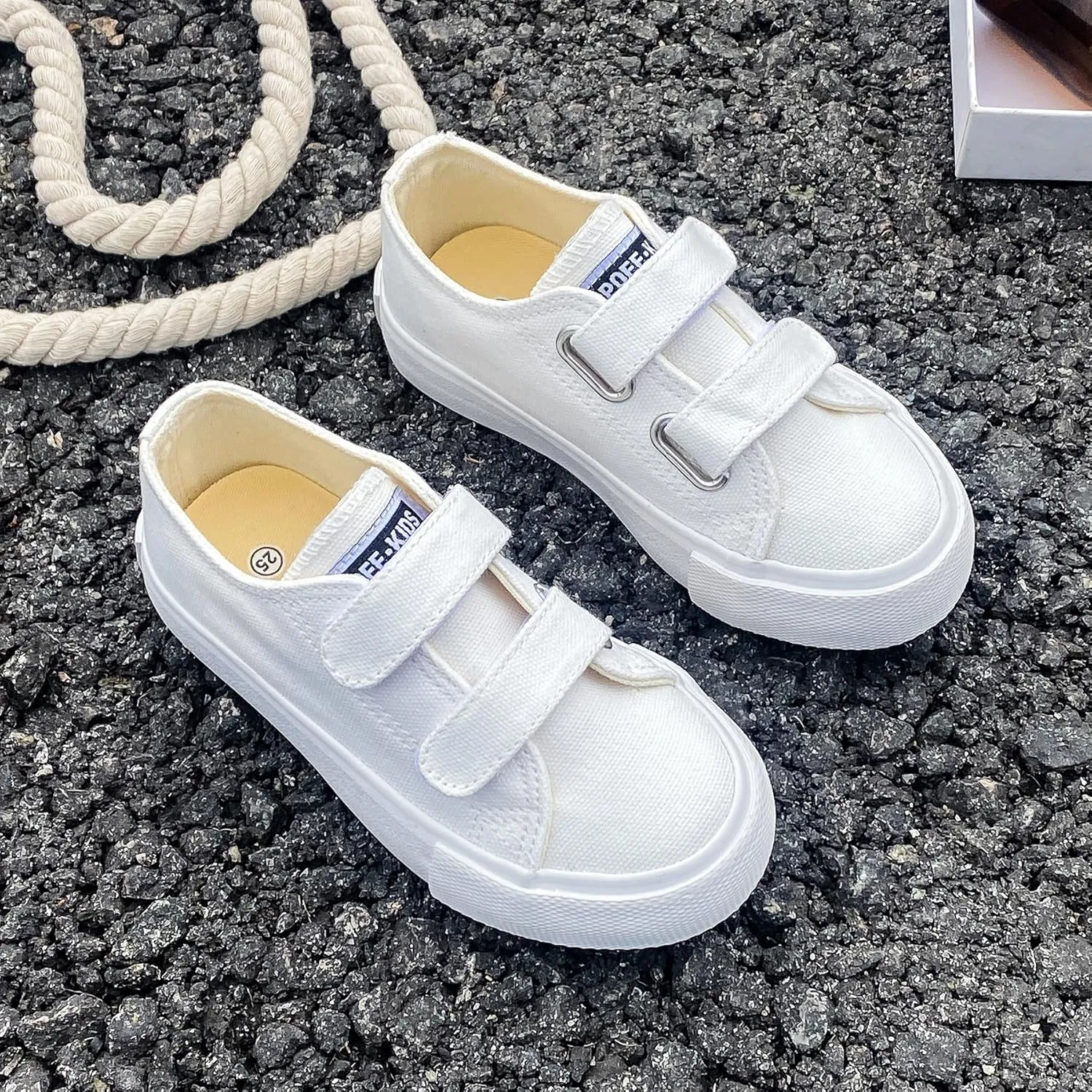 Boys and Girls Low Top Children's Canvas Shoes Solid Color Casual Shoes Start School Season Little White Buckle Sports Shoes