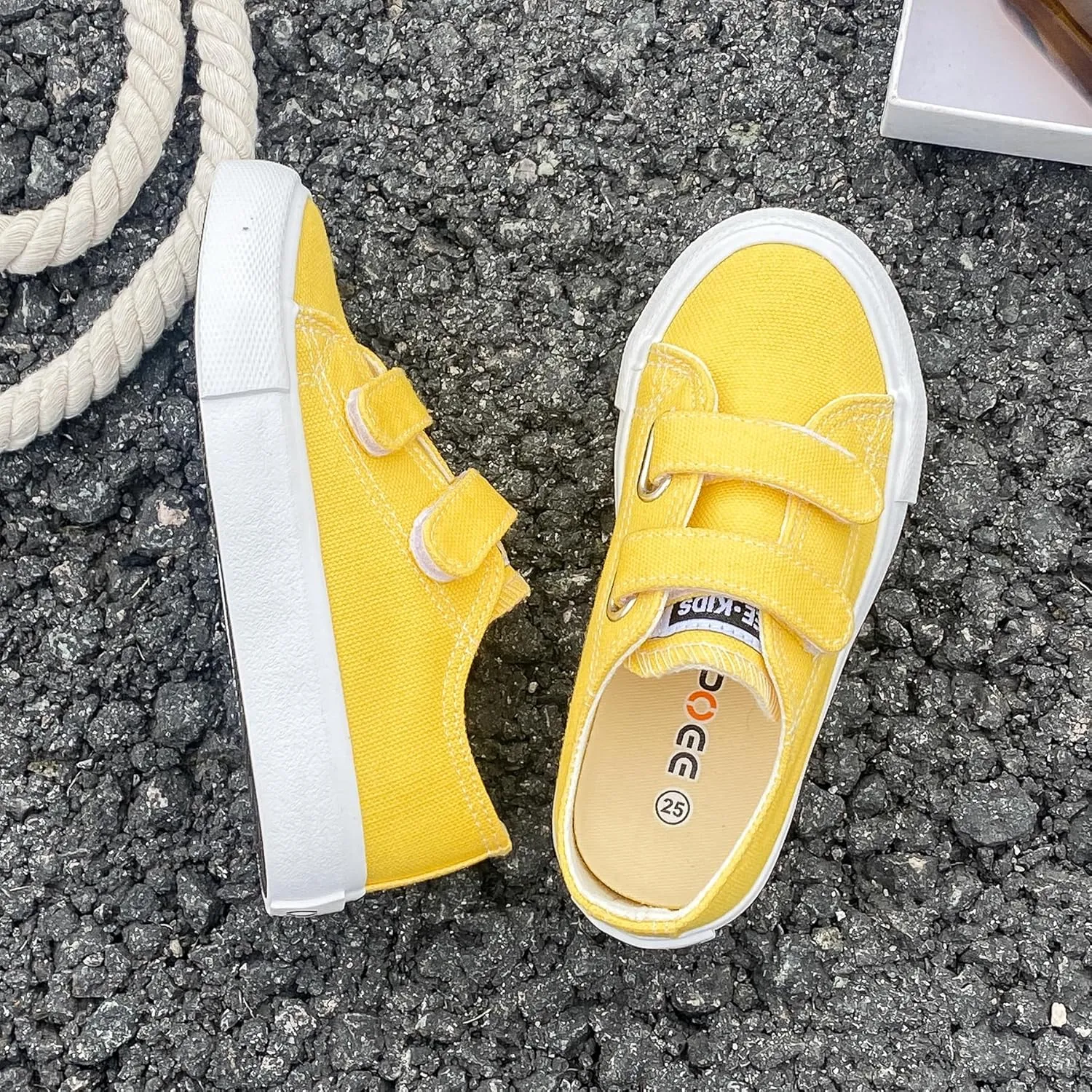 Boys and Girls Low Top Children's Canvas Shoes Solid Color Casual Shoes Start School Season Little White Buckle Sports Shoes