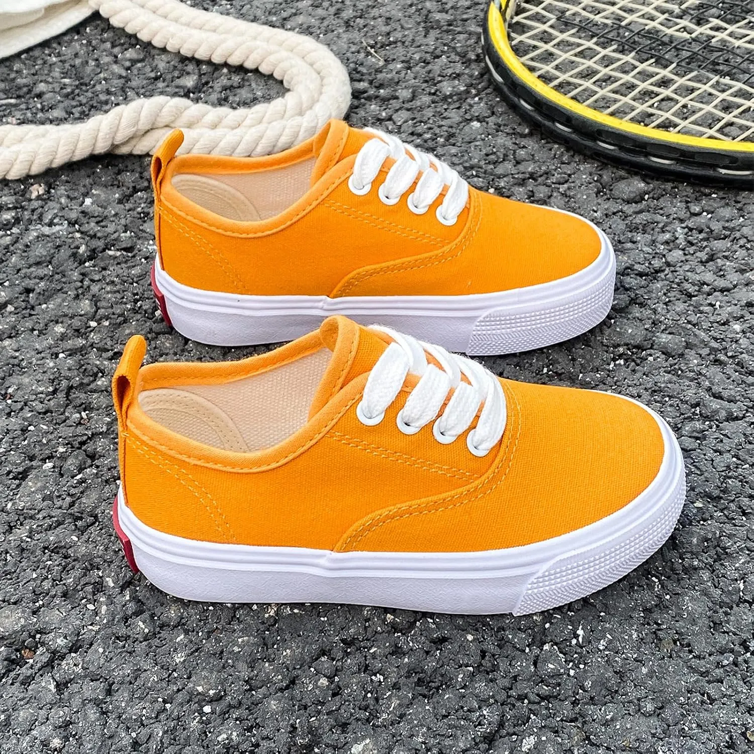 Boys and Girls Low Top Sports Shoes Lace up Canvas Children's Shoes Comfortable and Lightweight Skateboarding Shoes