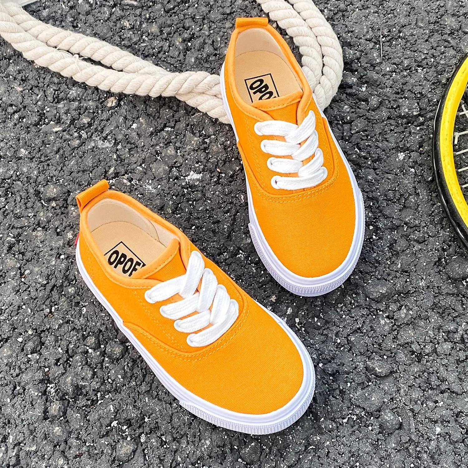 Boys and Girls Low Top Sports Shoes Lace up Canvas Children's Shoes Comfortable and Lightweight Skateboarding Shoes
