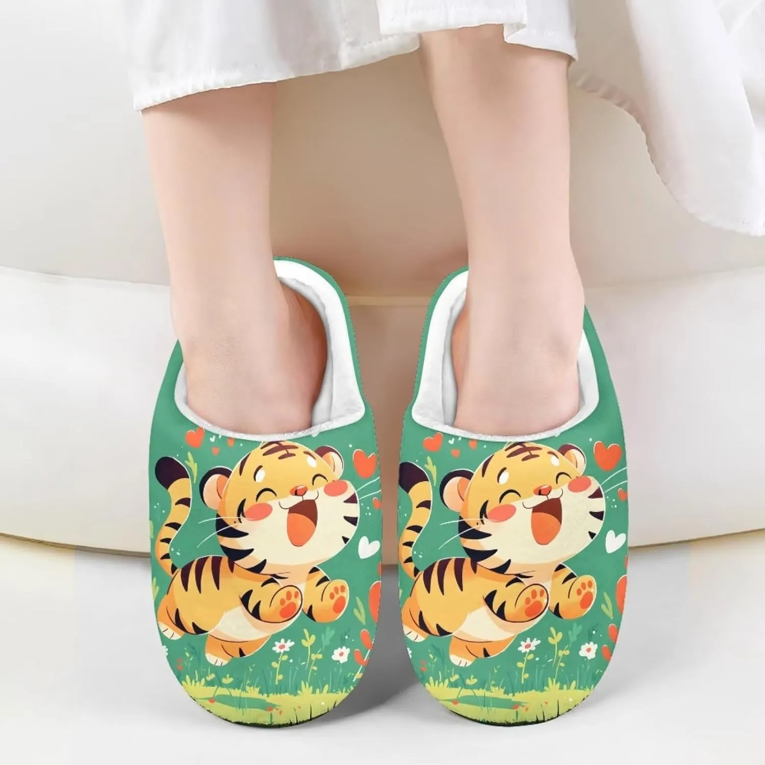 Children's Plush Slippers Cozy Plush Slip-on House Shoes with Memory Foam Warm Winter Kids Non-Slip Indoor Slipper
