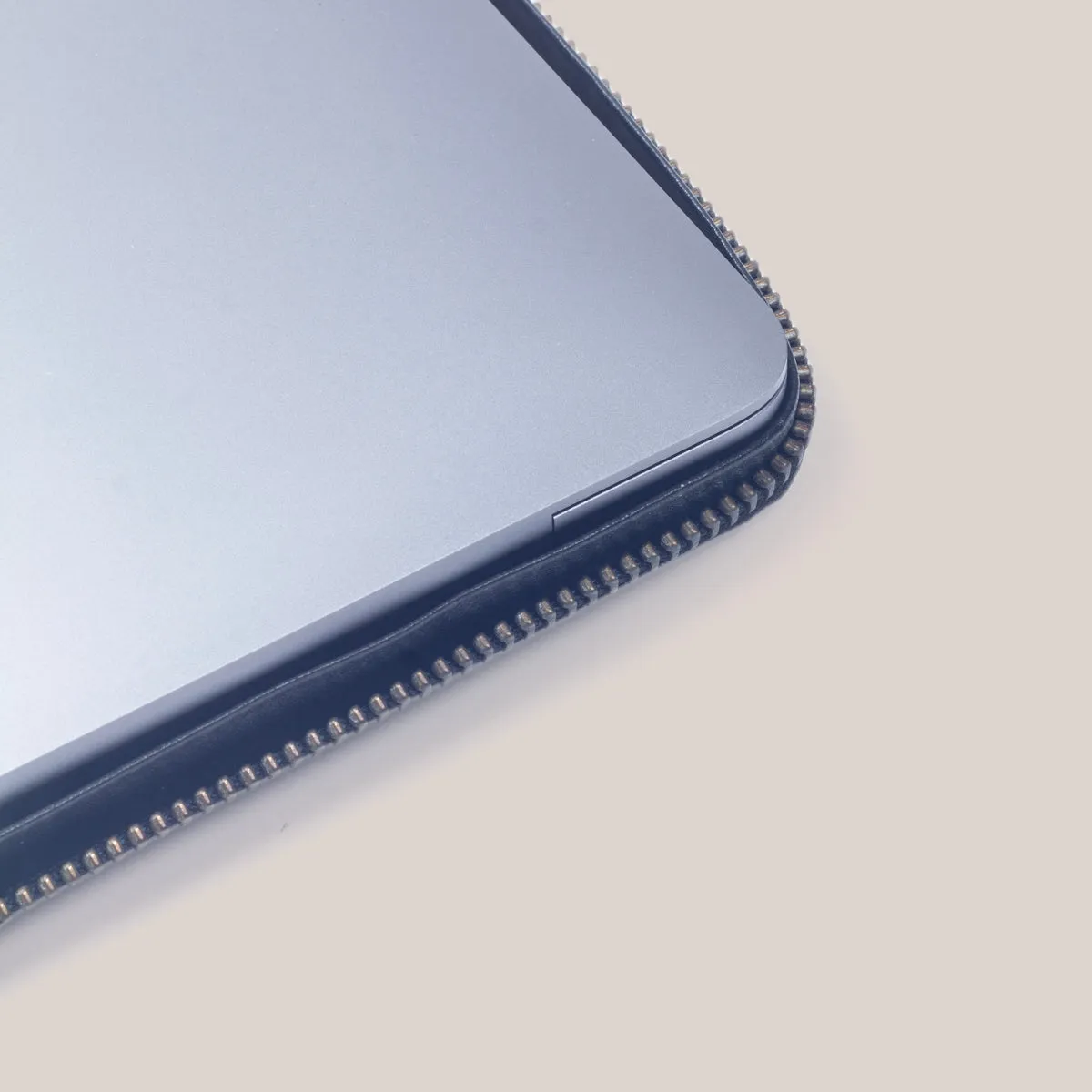MacBook Pro 13 Zippered Laptop Case - Felt and Tan Crunch