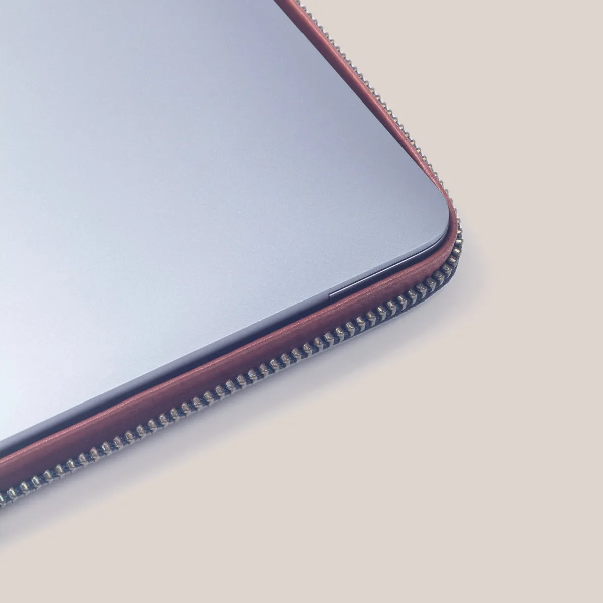 MacBook Pro 13 Zippered Laptop Case - Felt and Tan Crunch