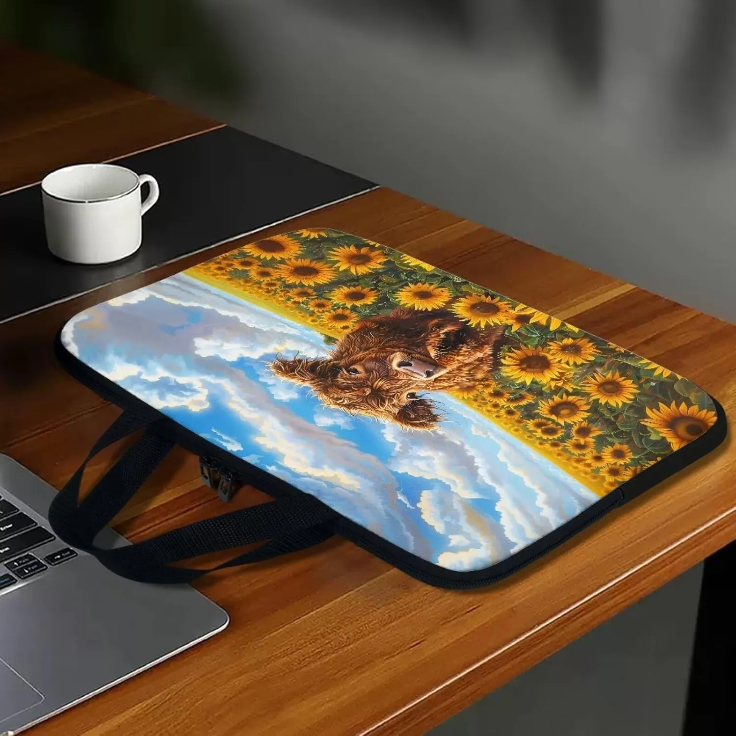 Sunflower Highland Cow Print Laptop Sleeve Case for Women Men Lightweight Travel Laptop Bag Shockproof Computer Protective Briefcase for Study Work, 17inch