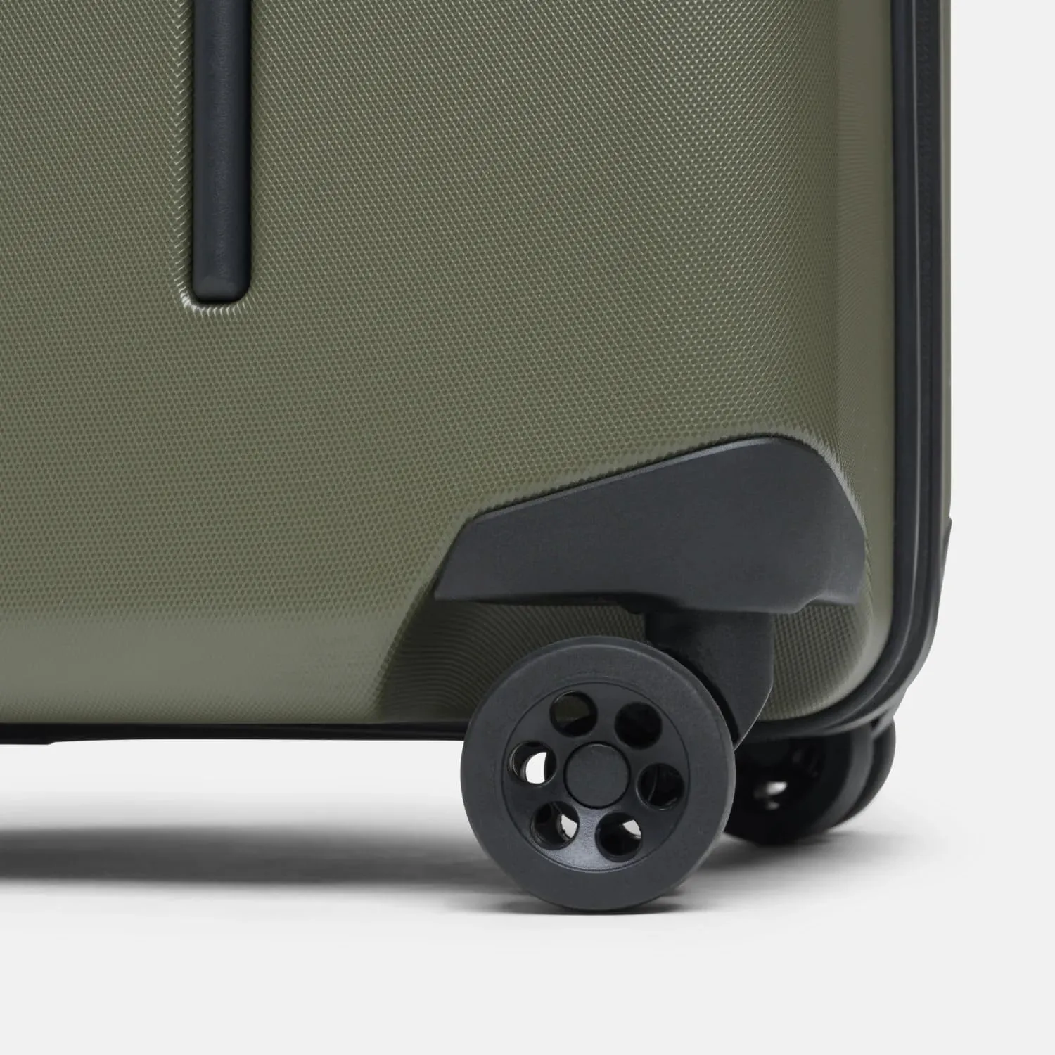 The Ridge Check-In Luggage - German Makrolon Polycarbonate Shell - TSA-Approved Lock with 360° Spinner Wheels - Matte Olive