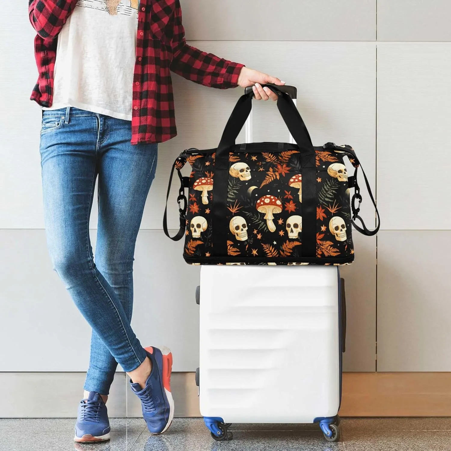 Travel Duffel Tote Bag Mushrooms Skull Sports Duffel Bag with Wet Pocket Weekender Overnight Bag for Women Men Gym Bag, Carry On Bag Hospital Bag for Labor and Delivery