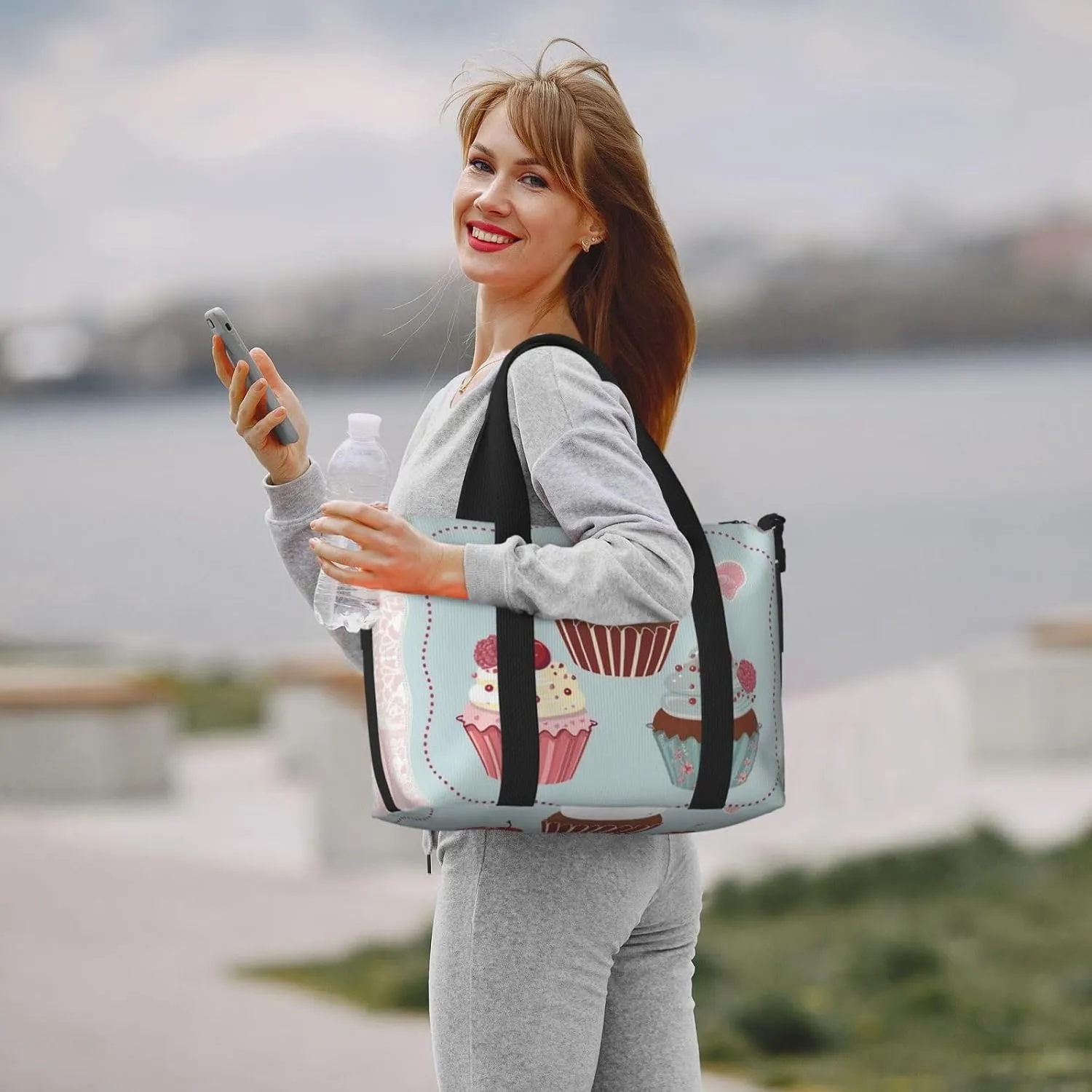 Travel Duffle Bag Cute Cupcakes Theme Food Weekender Overnight Bags Luggage Bag for Women Men Waterproof Sports Gym Bag Hand Bag with Shoulder Strap
