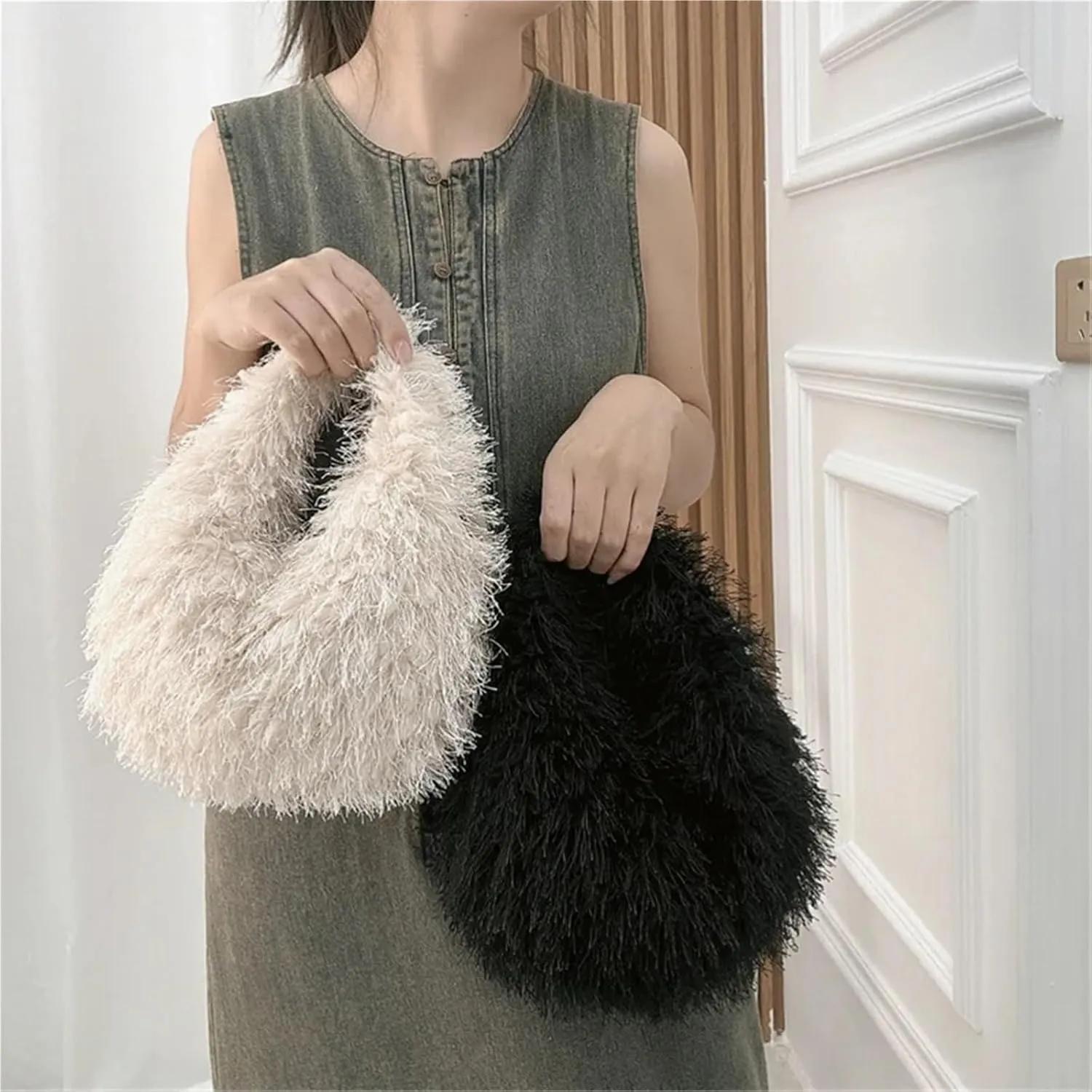 Winter Small Bag Hand Bag Women's Furry Short Handle Clutch Soft Plush Warm Bag For Women