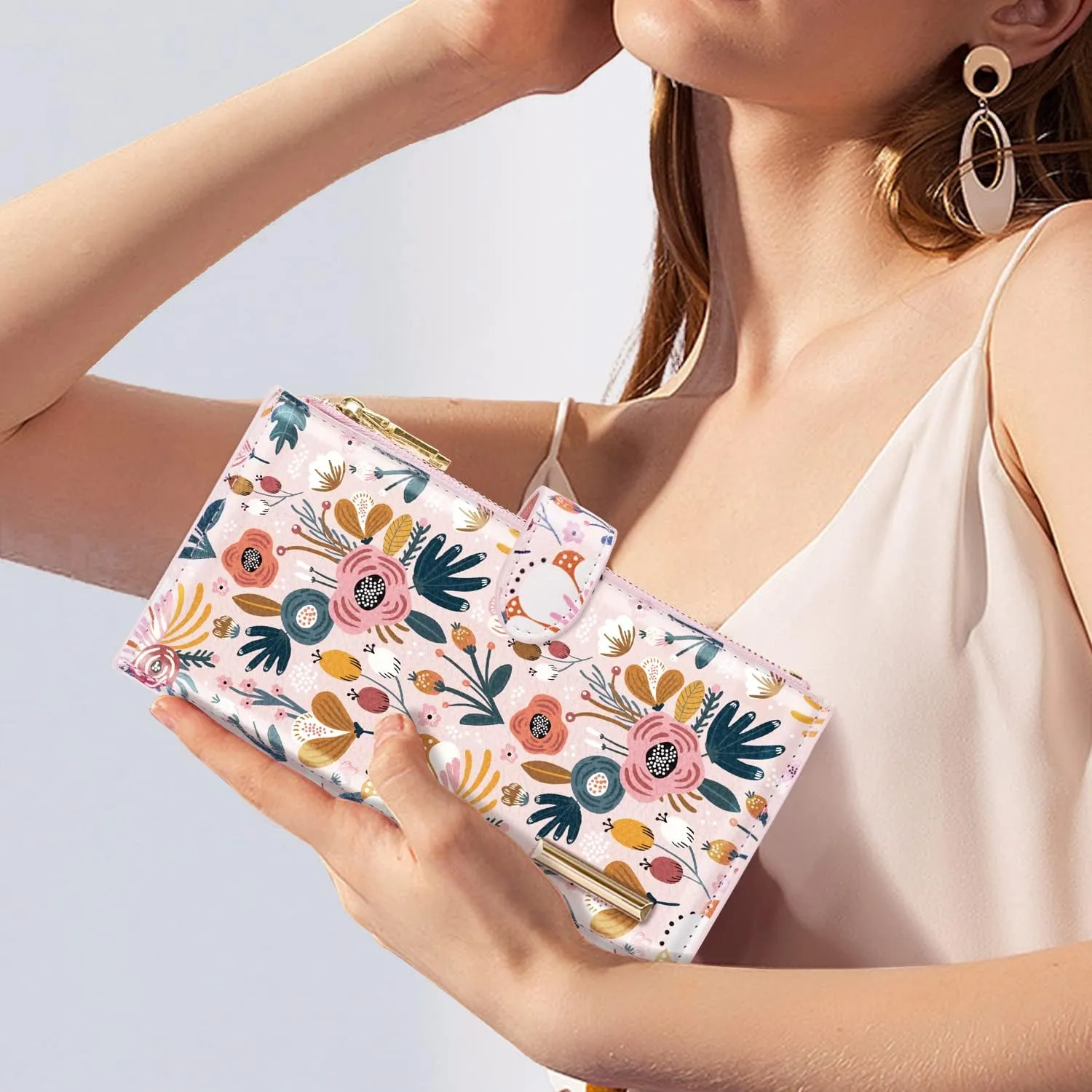 Womens RFID Blocking Large Capacity Wallet Multi Card Organizer Bifold Wallet for Women with Zipper Pocket
