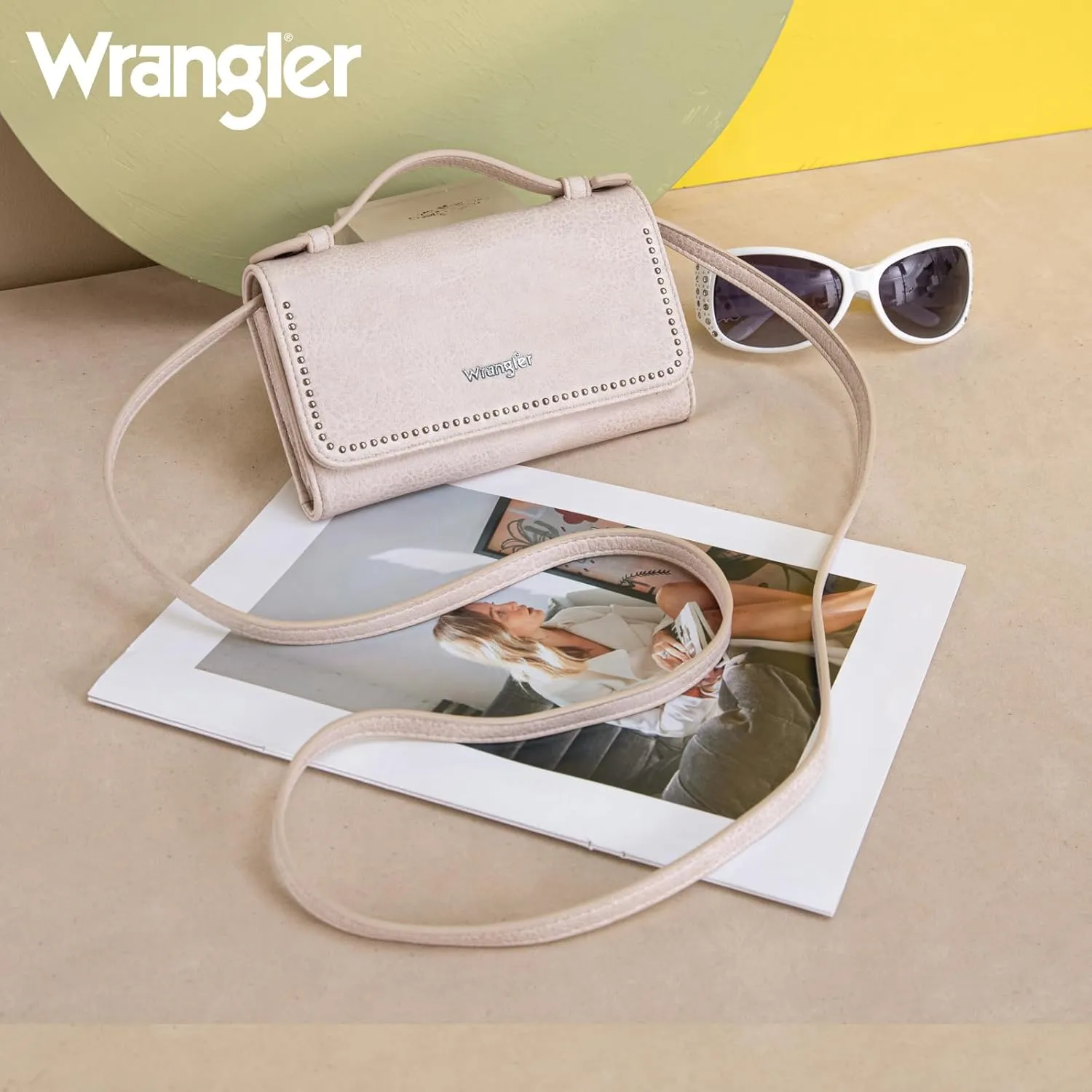Wrangler Womens Wallet Trifold Clutch Wallets for Girls Ladies RFID Blocking Western Wallet with Coin Purse and Zipper Ideal Gift